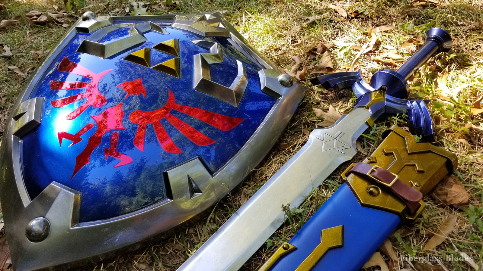 Legend of Zelda Skyward Sword - Breath of the Wild Master Sword and Hylian shield cosplay replica prop